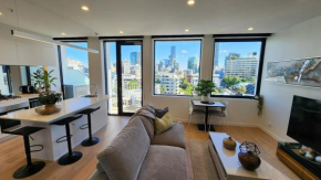 lux City View Apartment - Free Parking